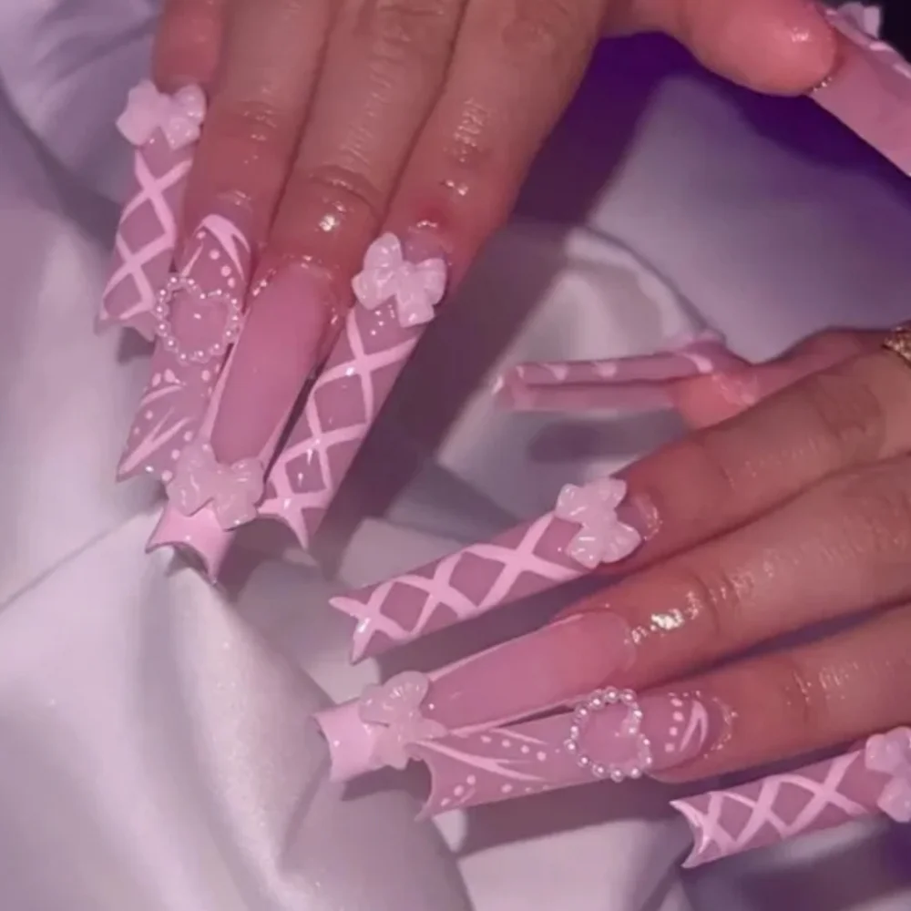 24 Pieces Fake press on nails